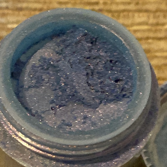 💙EUC Tony & Tina Blue Loose Eye Shadow - Picture 9 of 10